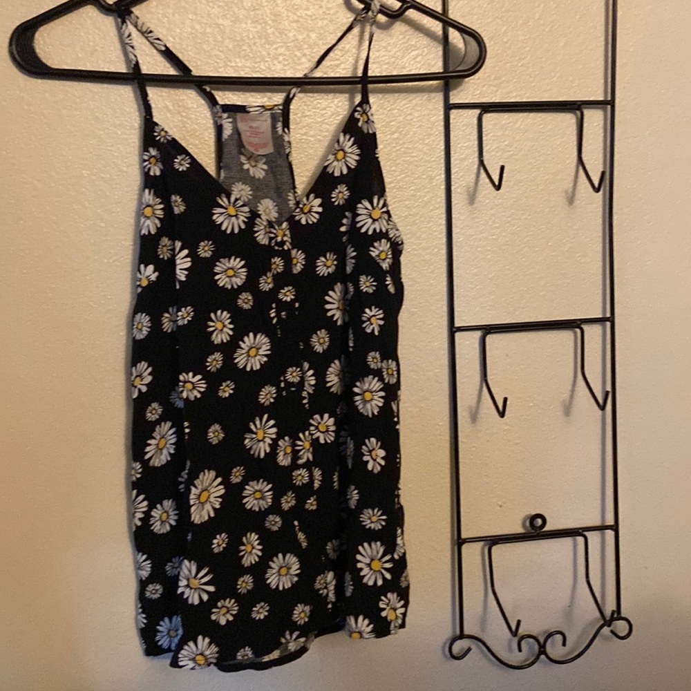 Womens No boundaries sunflower shirt size xsmall